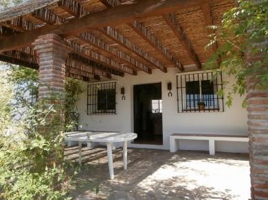 Chalet con 2 dormitorios se vende en Canillas De Aceituno, Axarquia