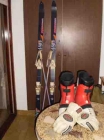 VENDO SKYS RUSSIGNOL CON BASTONES Y BOTAS Y GUANTES - mejor precio | unprecio.es