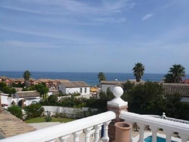 Chalet con 4 dormitorios se vende en Mijas Costa, Costa del Sol