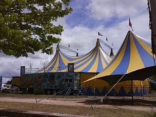 CIRCO PIRAÑA SHOW EN  BARCELONA