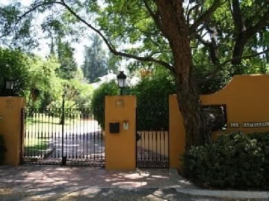 Chalet con 5 dormitorios se vende en Estepona, Costa del Sol