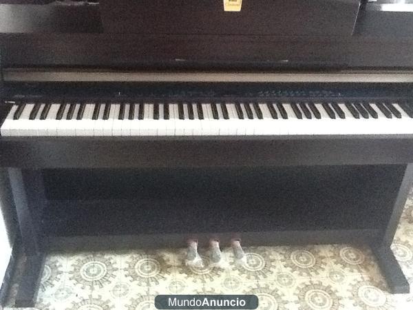 Piano yamaha clavinova