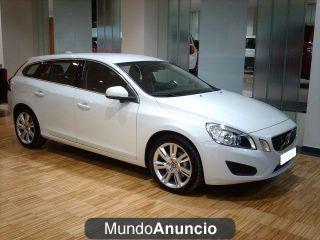 Volvo V60 D5 AWD V60 MOMENTUM