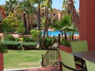 Apartamento con 3 dormitorios se vende en Marbella, Costa del Sol