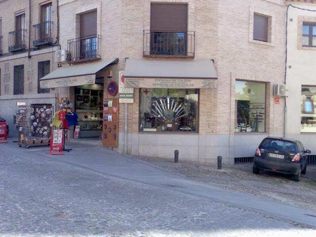 traspaso tienda de souvenirs en toledo centro