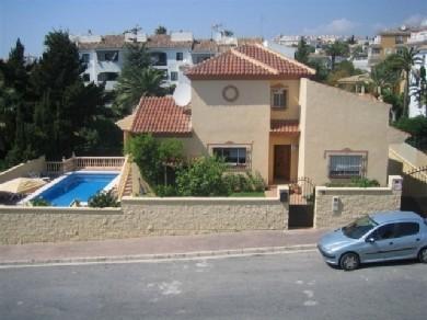 Chalet con 5 dormitorios se vende en Mijas Costa, Costa del Sol