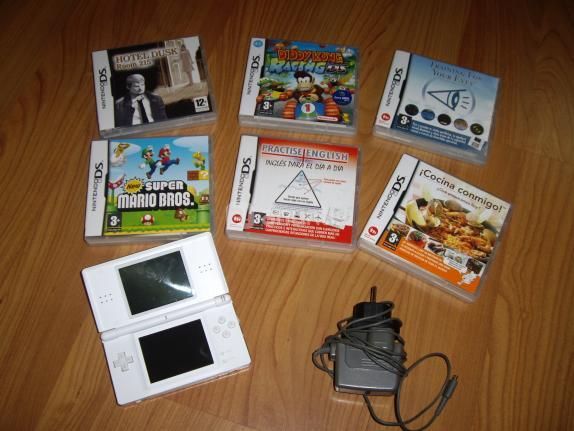 CONSOLA NINTENDO DS LITE CON JUEGOS ORIGINALES