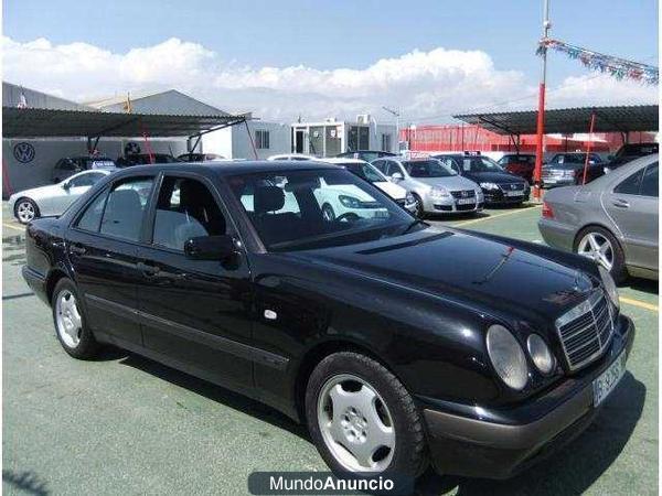 Mercedes-Benz E 300  TD Aut.