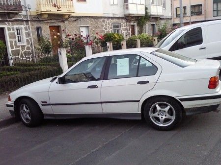 BMW SERIE3 318I - LUGO