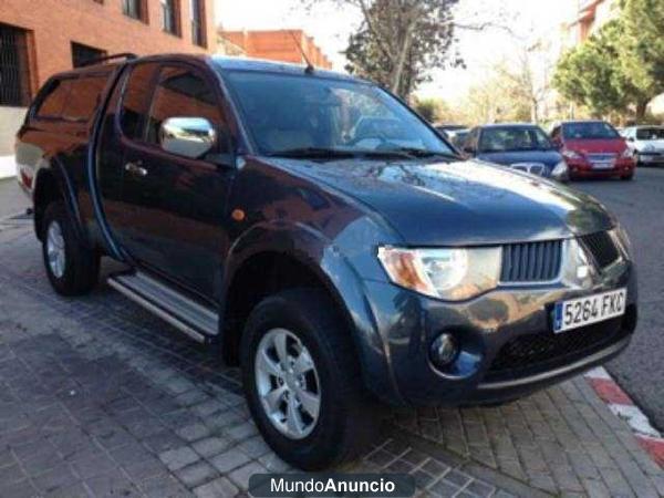 Mitsubishi L200 DID CON CABINA. IMPECABLE. NI