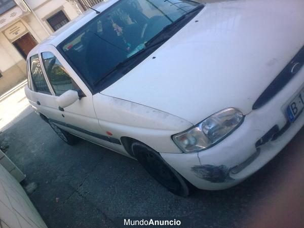 vendo ford scort del 99 ,1.8,90cv y sizuki katana  en buen estado