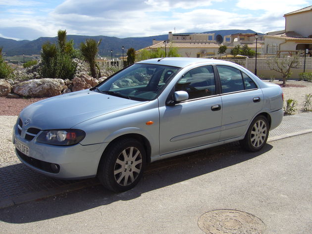 vendo nissan almera 1.8line up con 40,000km NUEVO