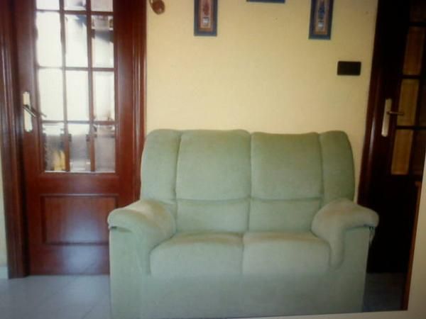 VENDO SOFA 3 Y DOS PLAZAS