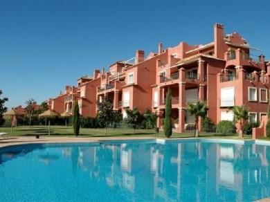 Apartamento con 3 dormitorios se vende en Marbella, Costa del Sol