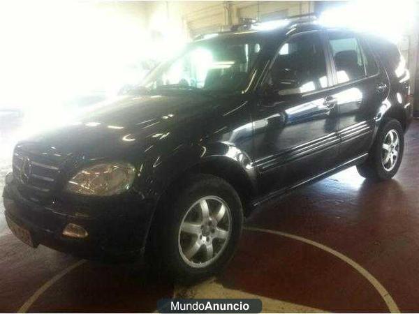 Mercedes-Benz ML 400 CDI. LIBRO, NAVI, TECHO F