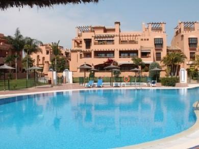 Apartamento con 3 dormitorios se vende en Estepona, Costa del Sol