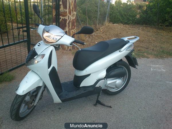 Honda Scoopy Sh 125 i, 4 000 km