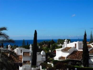 Apartamento con 3 dormitorios se vende en Marbella, Costa del Sol