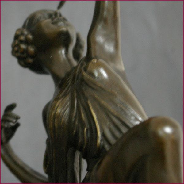 Escultura bronce patinado 'Iconic Art deco image', 50×17×16cm 4kg