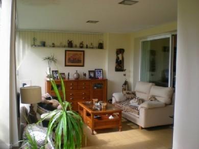 Apartamento con 2 dormitorios se vende en Marbella, Costa del Sol