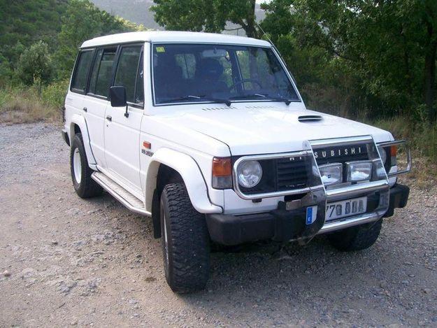 VENDO MITSUBISHI PAJERO´90 7 PLAZAS 2.5 TD INTERCOOLER. 4000€