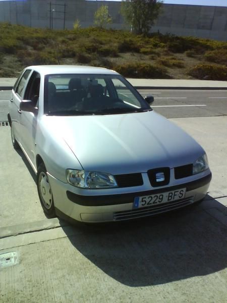 seat ibiza estella 1.4.gris