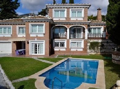 Chalet con 6 dormitorios se vende en Benalmadena Costa, Costa del Sol