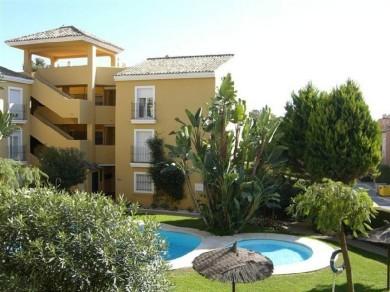 Apartamento con 3 dormitorios se vende en Marbella, Costa del Sol