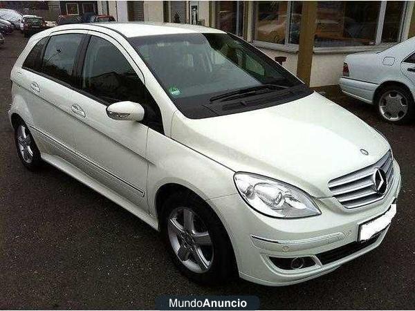 Mercedes-Benz B 200 AUTOMATICO / NAVI COMAND