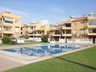 Apartamento con 2 dormitorios se vende en Fuengirola, Costa del Sol