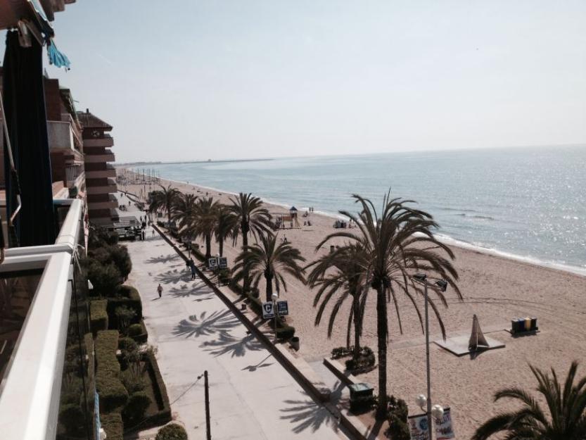 Excelente ático para DISFRUTAR AHORA: piscina en la terraza y vistas al mar