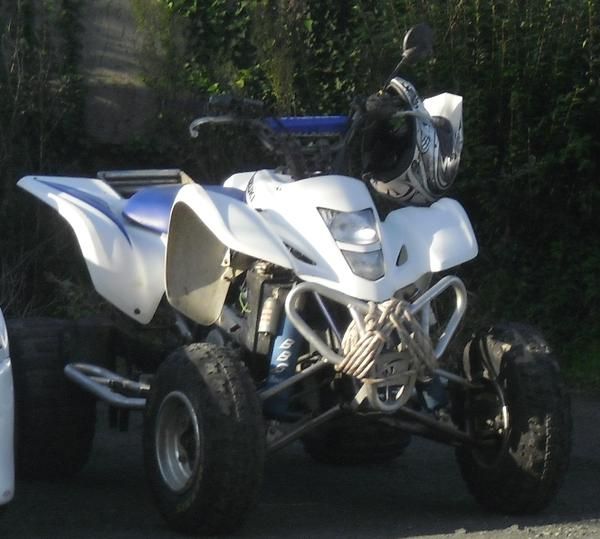 Se vende quad ltz 400