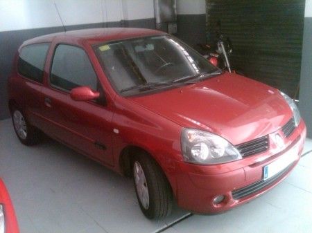 RENAULT CLIO 1..2 16V - Leon