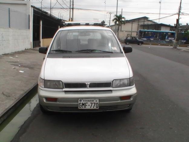 Vendo un lindo mitsubishi expo año 92`