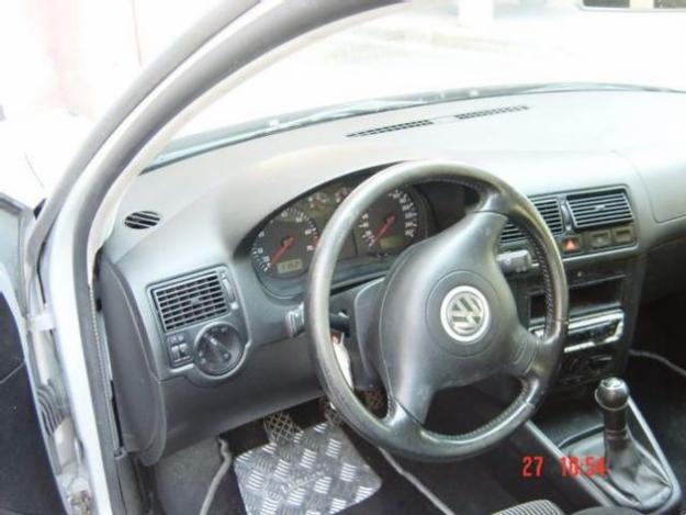 Venta de coche Volkswagen Golf 2.0 Highline '00 en Sabadell