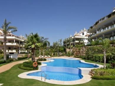 Apartamento con 3 dormitorios se vende en Marbella, Costa del Sol