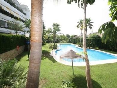 Apartamento con 4 dormitorios se vende en Marbella, Costa del Sol