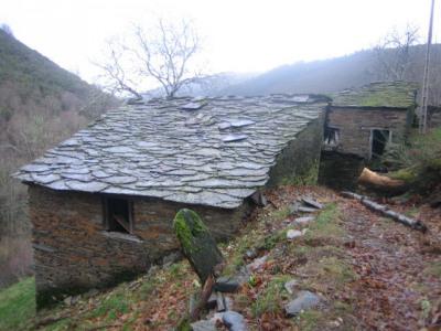 in O Incio,  Galicia   - 20000  EUR