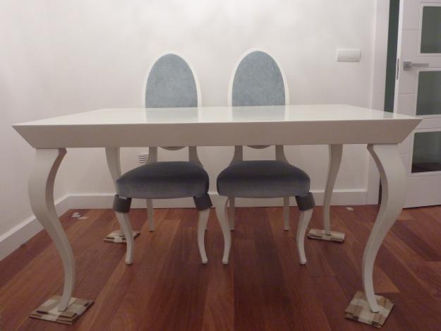 Vendo mesa de comedor y 4 sillas