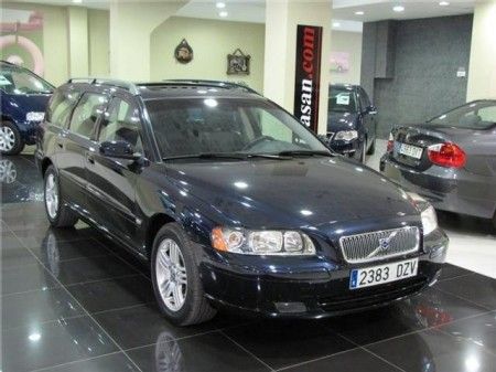 VOLVO V70  2.4 MOMENTUM 170 - Valencia