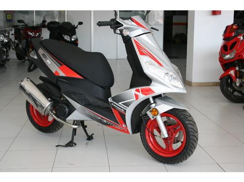 Scooter 50c.c. de calidad a 1099€(38,41€/mes).Nuevas a estrenar