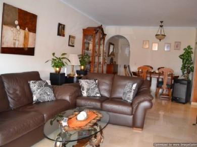 Apartamento con 4 dormitorios se vende en Marbella, Costa del Sol