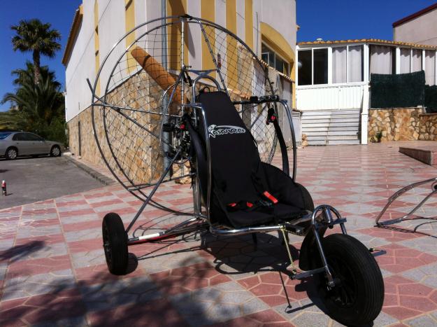 Se vende trike/paramotor mono/biplaza airfer, con remolque. alicante.