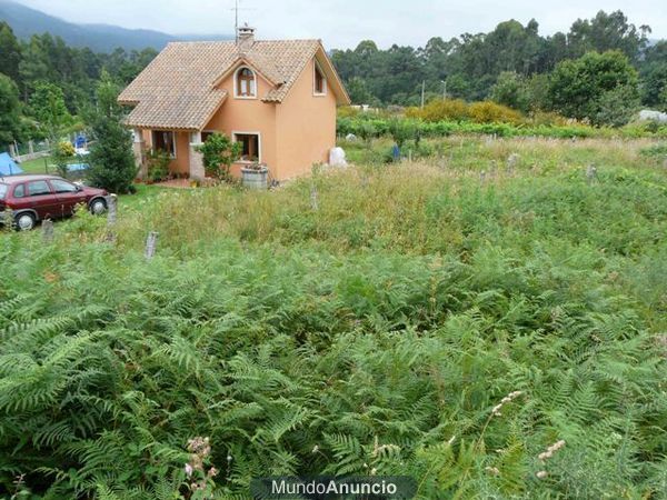 Terreno edificable 1000m2 llano soleado y lindante con camino asfaltado