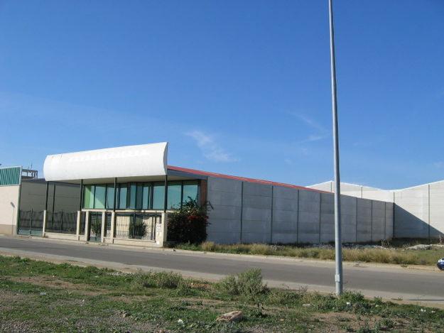 venta de nave en puebla de la calzada ( badajoz)