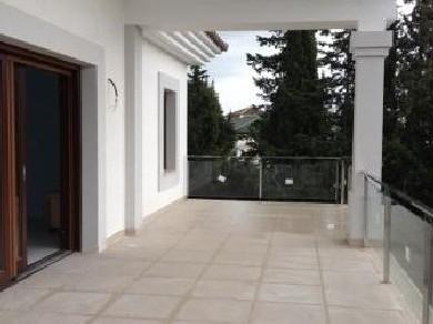 Chalet con 4 dormitorios se vende en Marbella, Costa del Sol