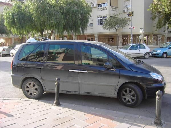 Se vende coche Peugeot 807 ST PACK HDI.