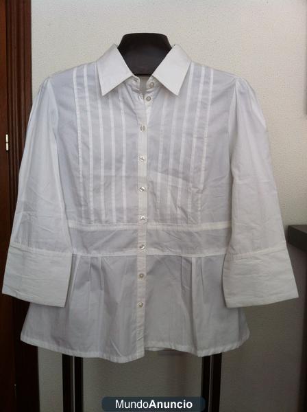 blusa blanca con lorcitas en pecho