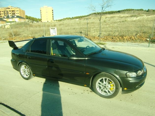 OPEL Vectra 2.2 16v Sport