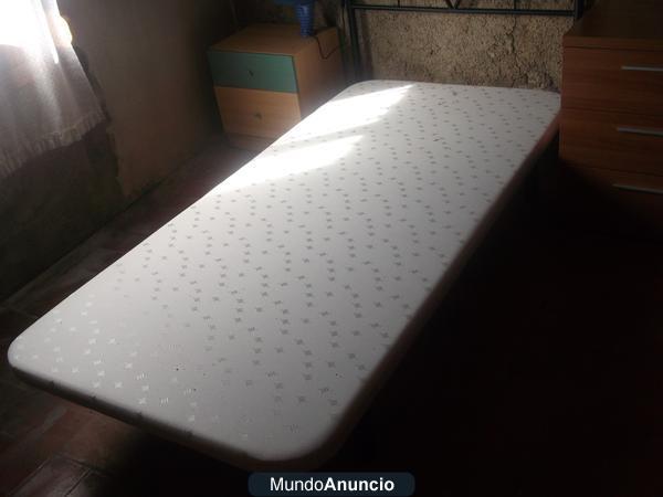 Vendo cabezal de cama + somier tapizado con patas totalmente NUEVO